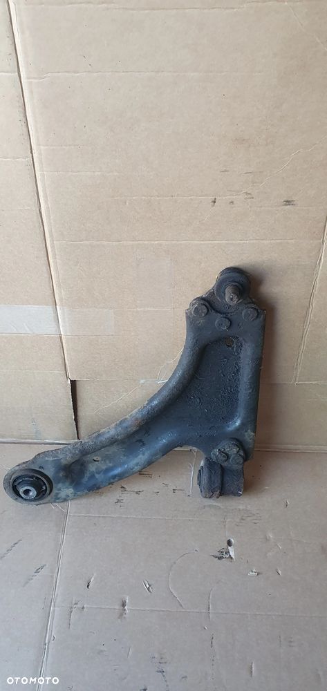 Wahacz lewy przód przedni Opel Meriva A - 2