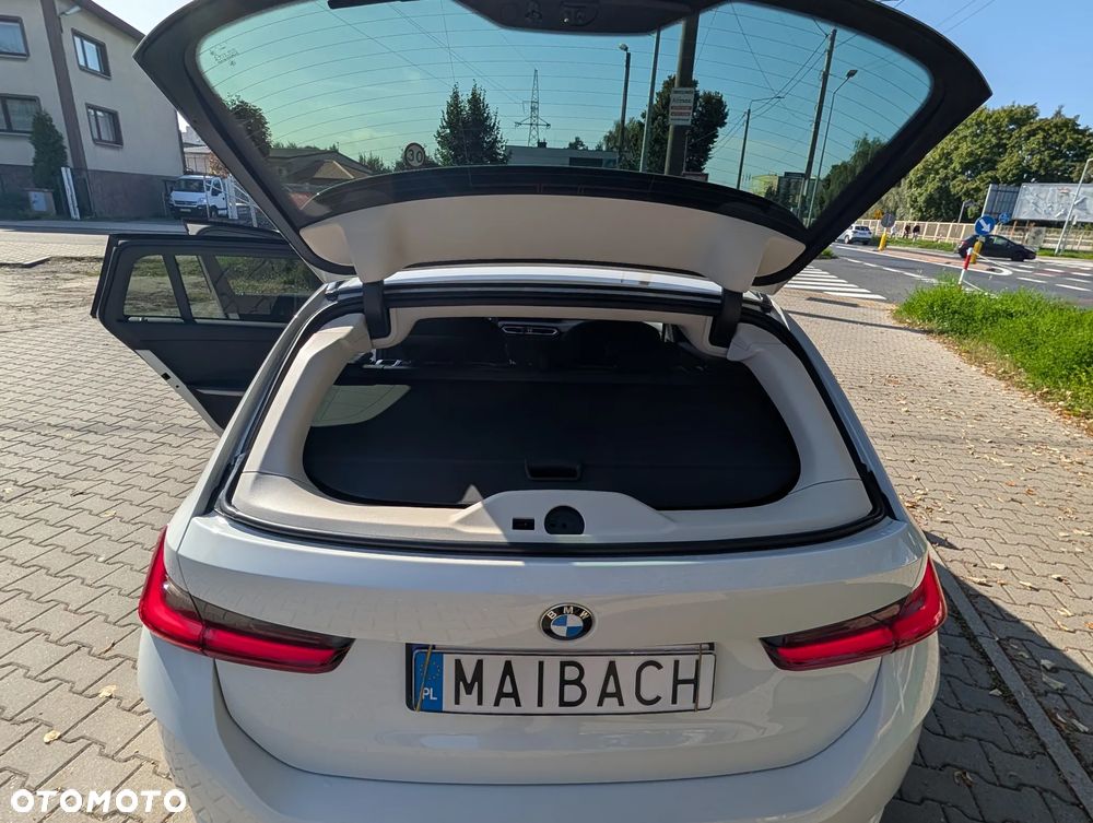 BMW Seria 3 318i Sport Line - 17