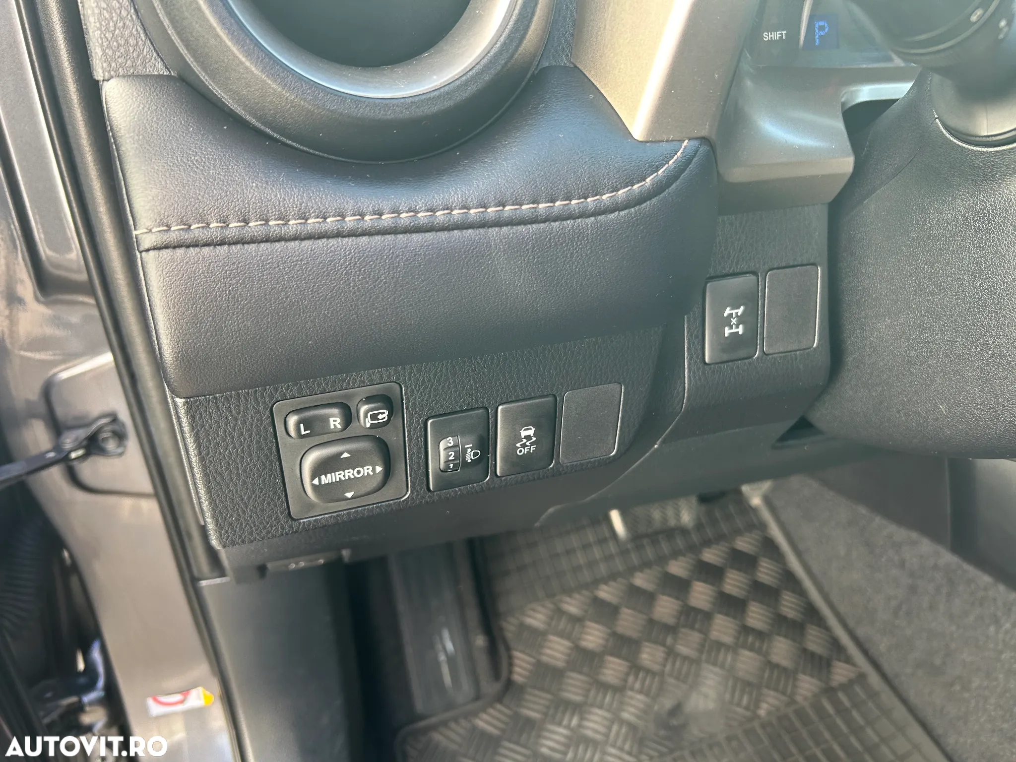 Toyota RAV4 - 10