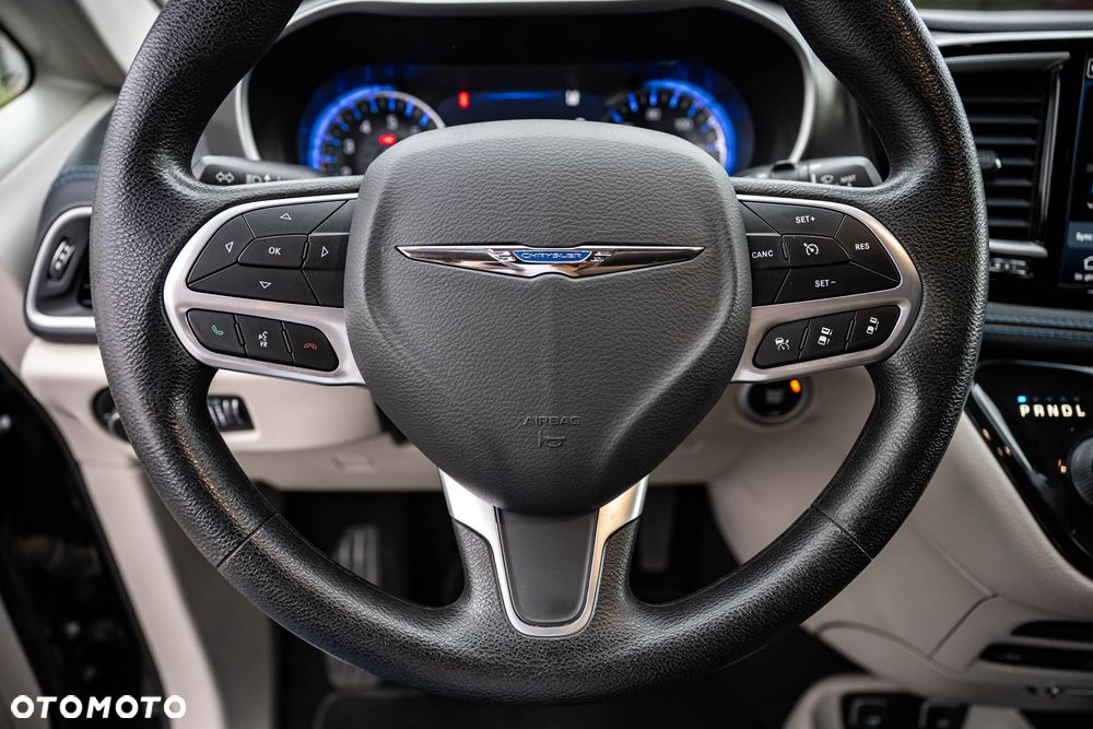Chrysler Pacifica - 17