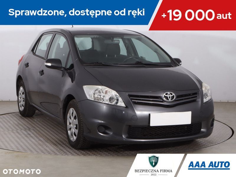 Toyota Auris - 2