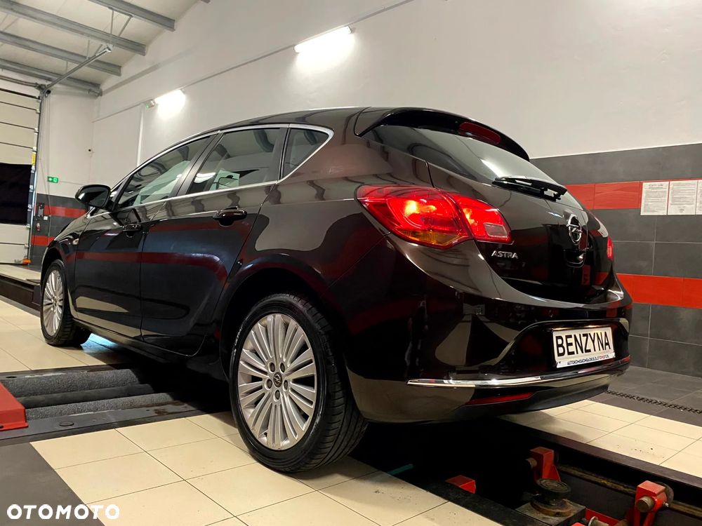Opel Astra 1.4 ecoFLEX Cosmo - 8
