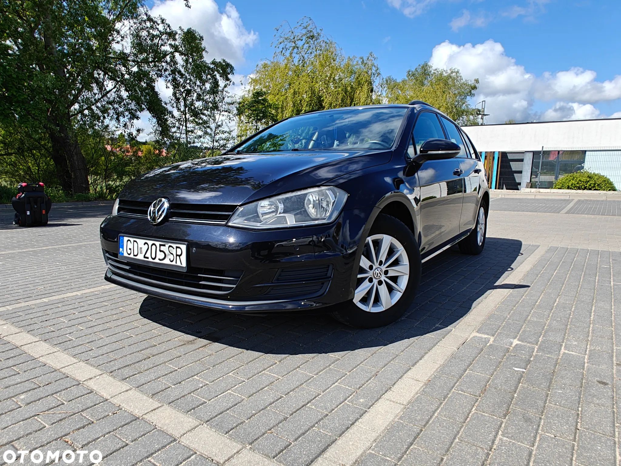 Volkswagen Golf - 1