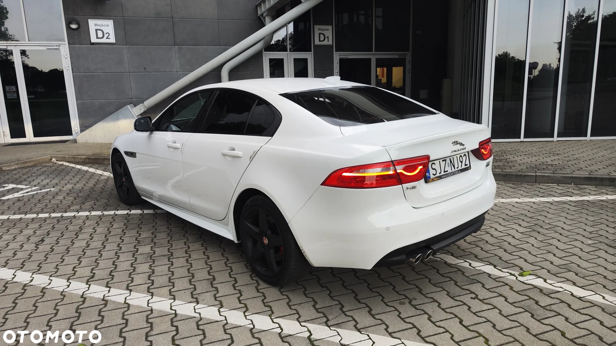 Jaguar XE 20d AWD R-Sport - 6