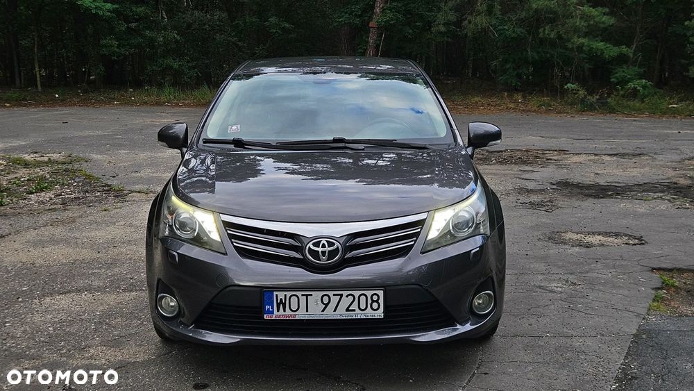 Toyota Avensis 1.8 Premium - 1