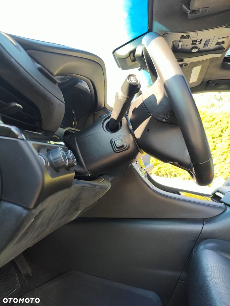 Cadillac Escalade - 40