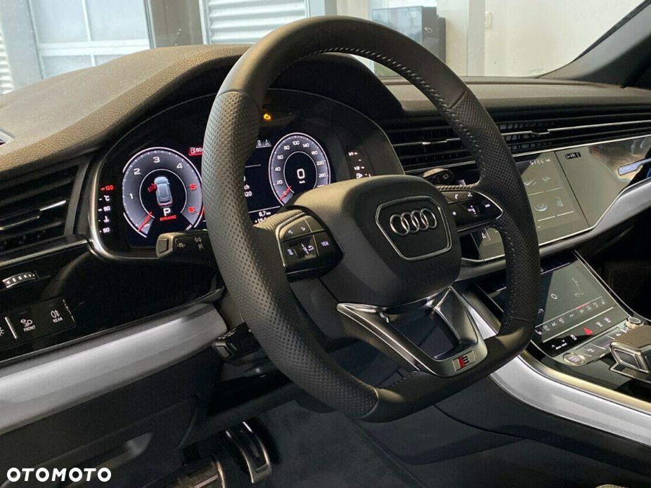 Audi Q8 - 8