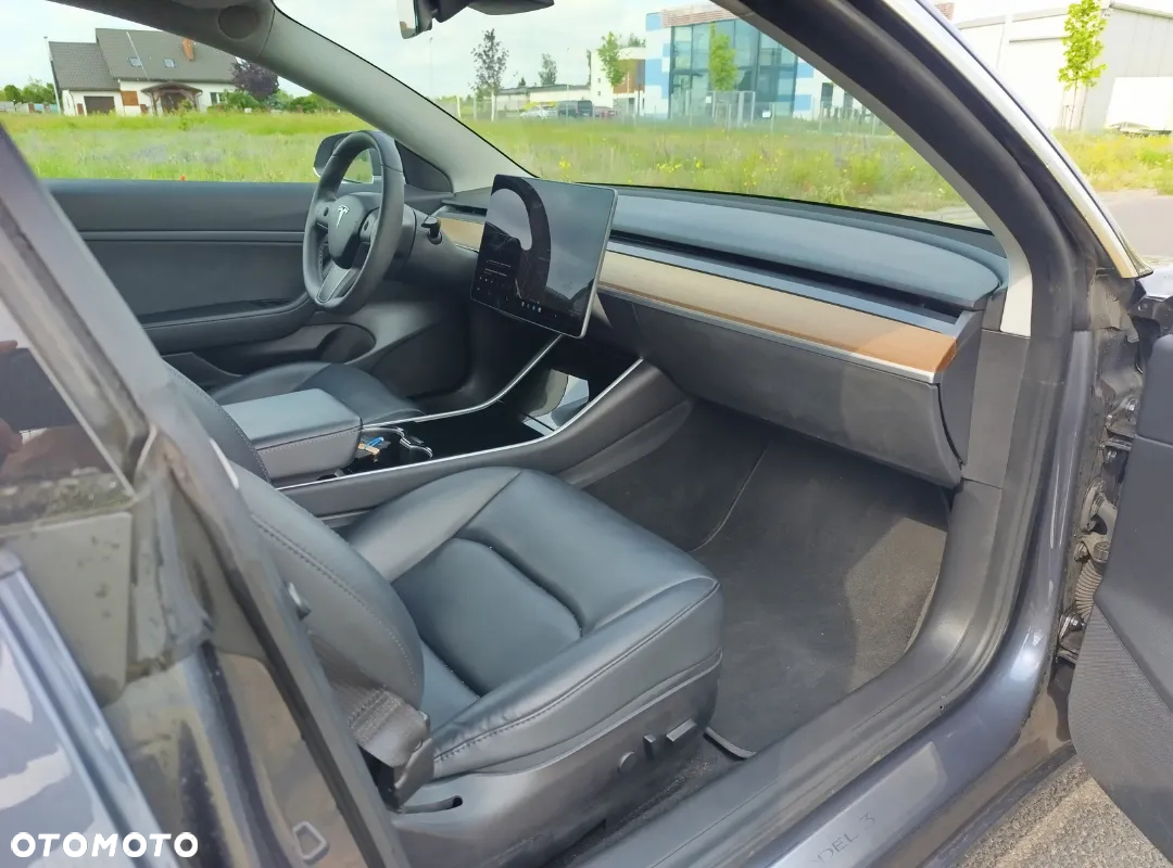 Tesla Model 3 Standard Reichweite Plus Hinterradantrieb - 12