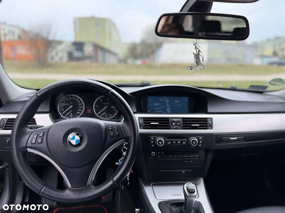 BMW Seria 3 320d - 12
