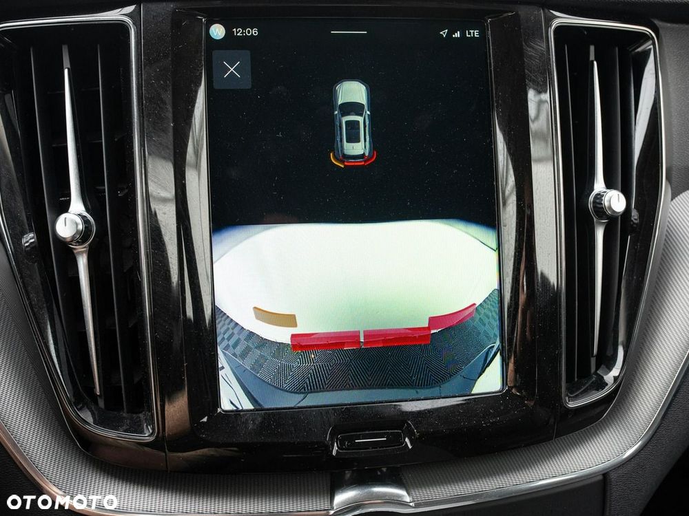 Volvo XC 60 B5 B AWD Plus Dark - 21
