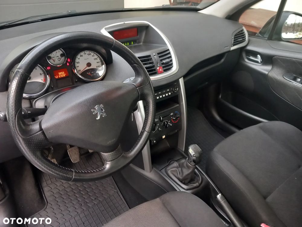 Peugeot 207 1.4 16V Presence - 11