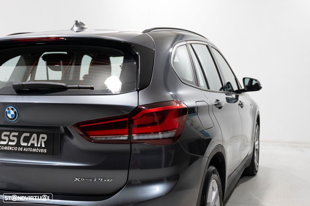 BMW X1 25 e xDrive Corporate Edition - 8