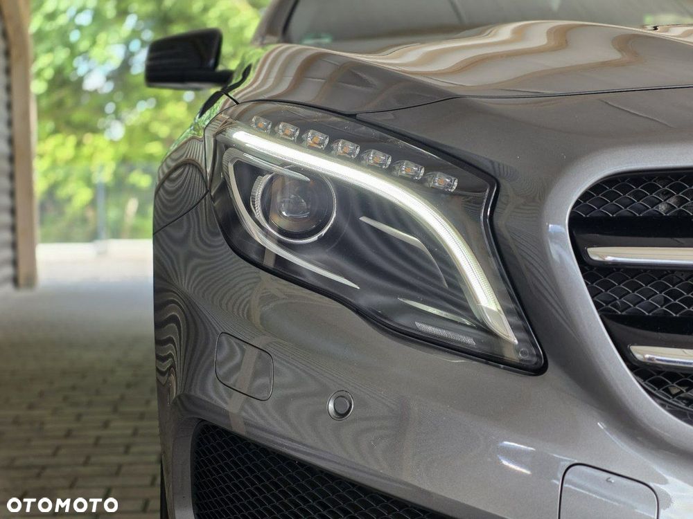 Mercedes-Benz GLA - 26