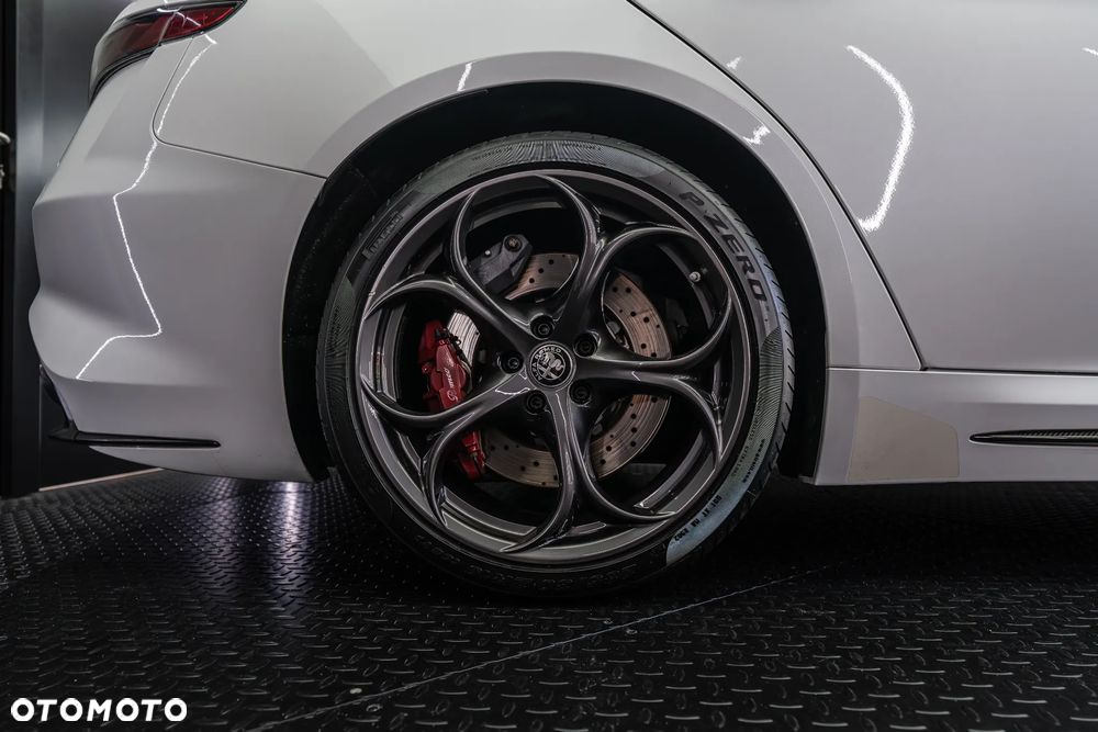 Alfa Romeo Giulia 2.9 Bi Turbo V6 Quadrifoglio - 22