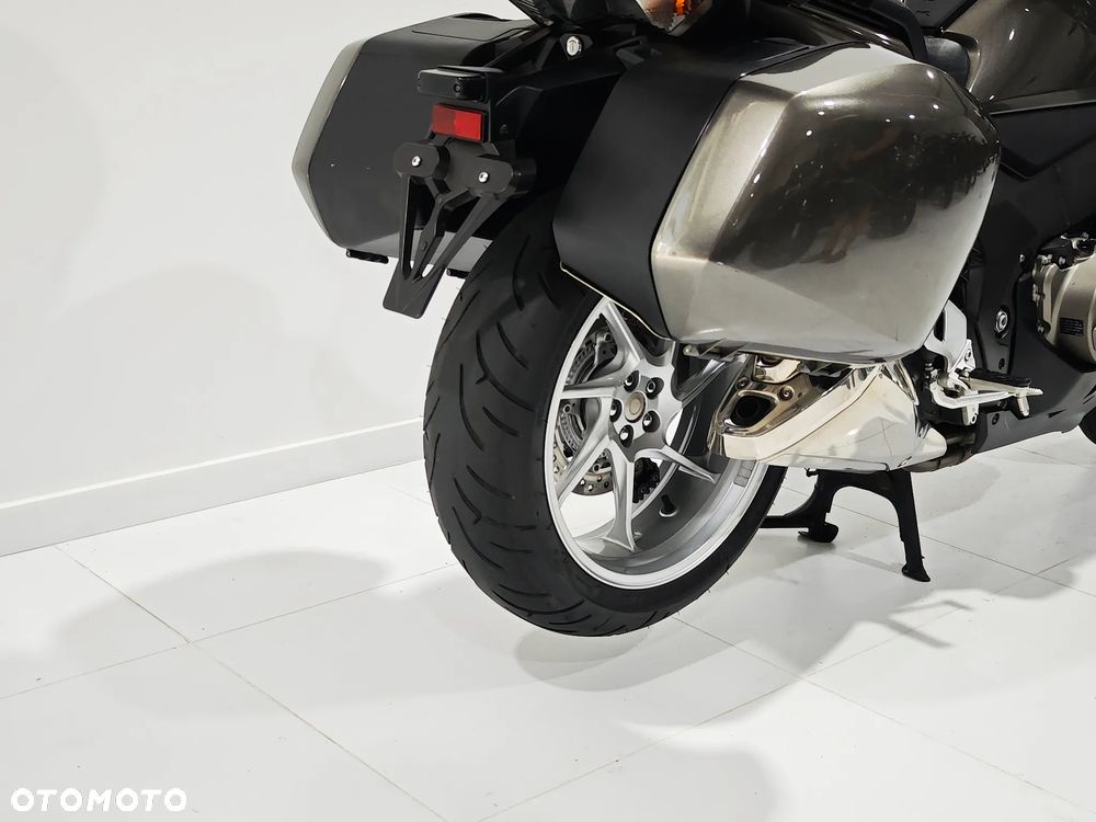 Honda VFR - 11