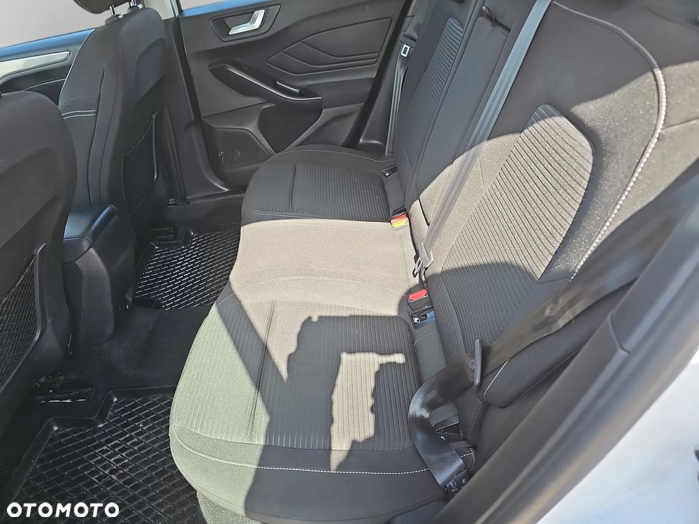 Ford Focus 1.5 TDCi Titanium PowerShift - 12