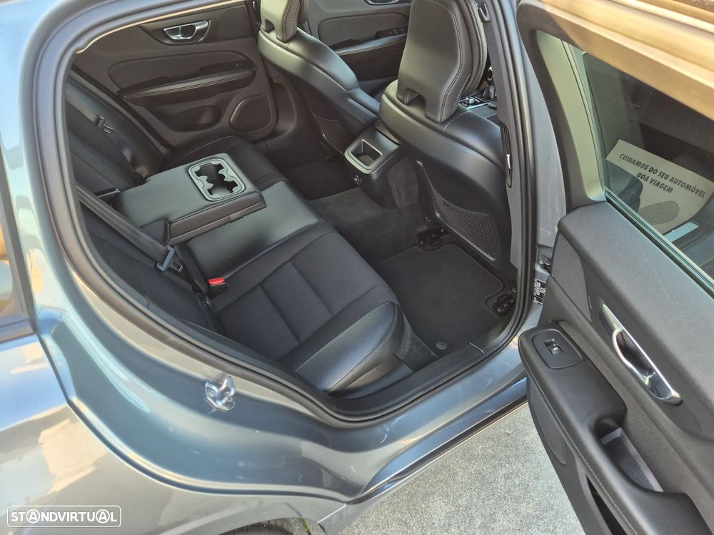 Volvo V60 2.0 D3 Momentum Plus - 7