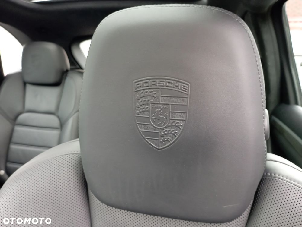 Porsche Cayenne Turbo - 27