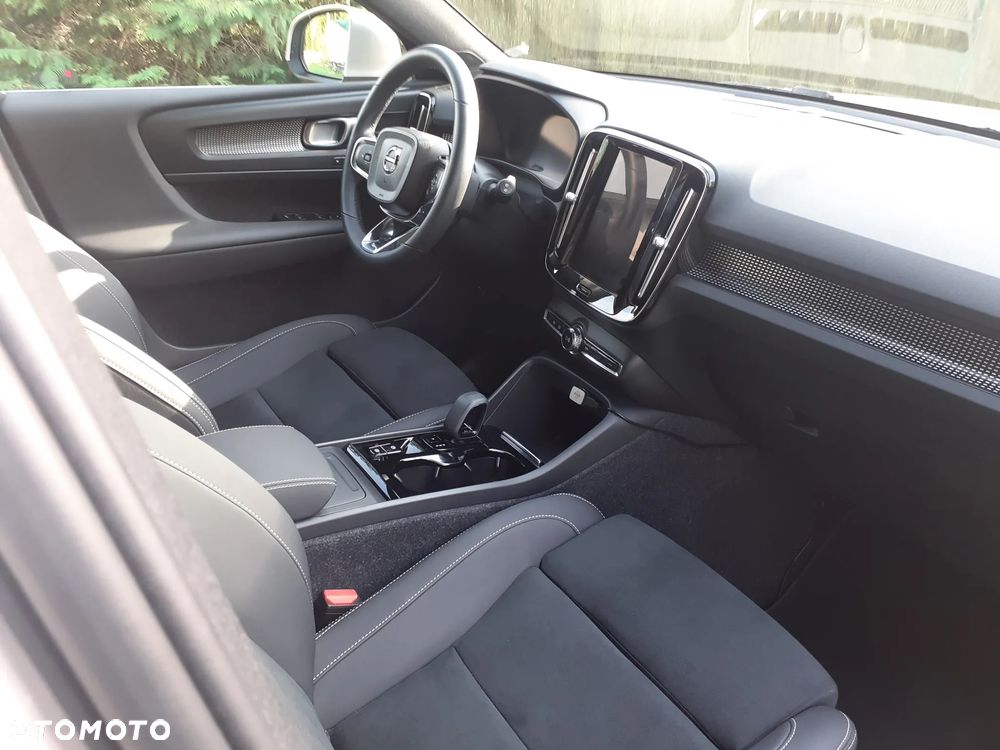 Volvo XC 40 B3 Plus Dark - 11