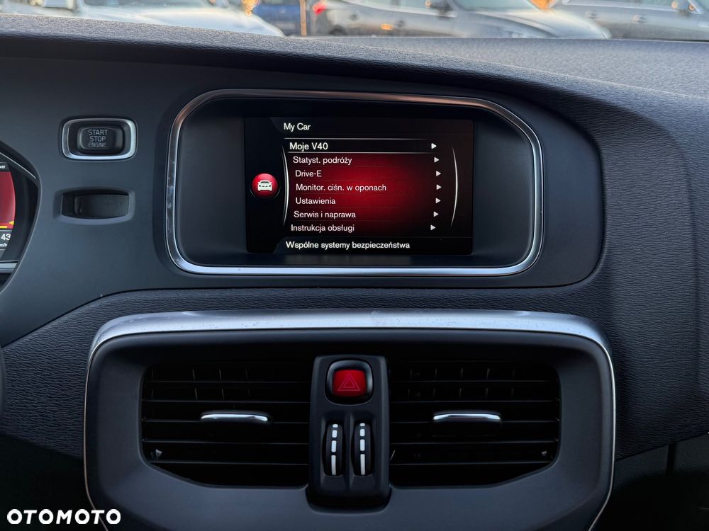 Volvo V40 D4 Drive-E Momentum - 22