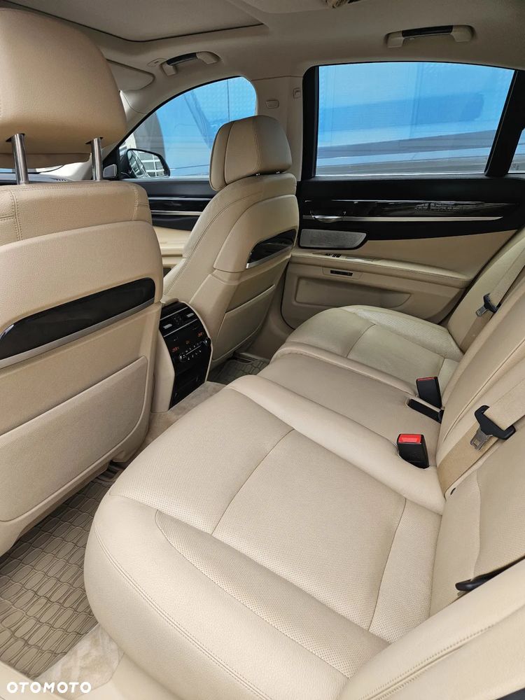 BMW Seria 7 750d xDrive - 5