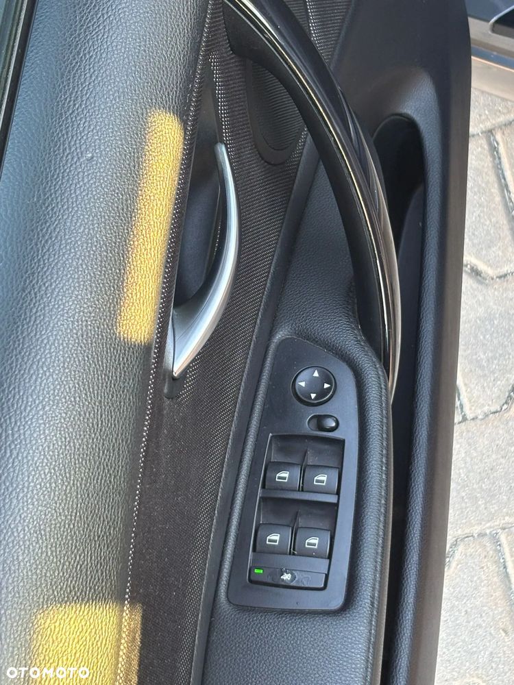 BMW Seria 1 116d - 19