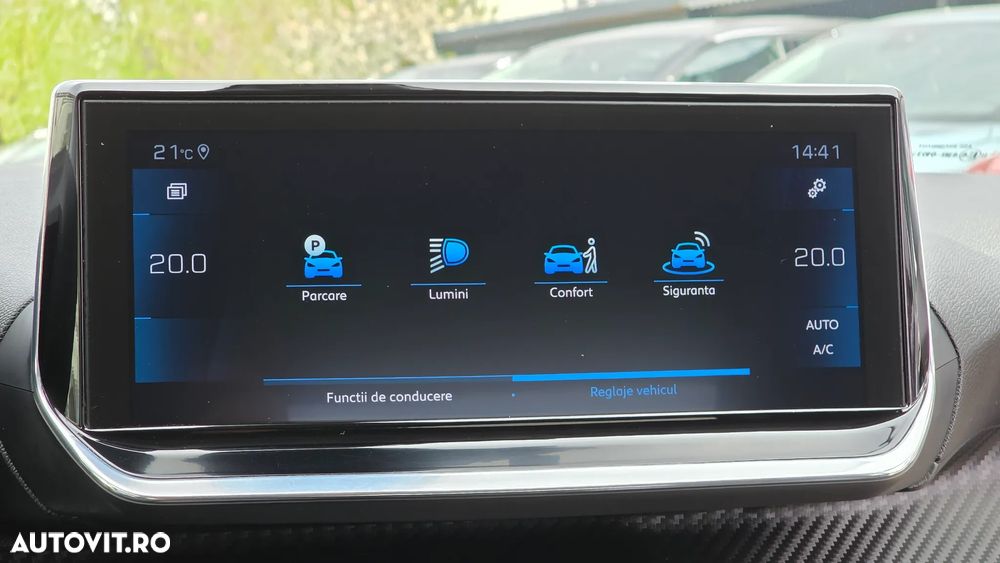 Peugeot 2008 1.2 L PureTech STT Allure - 27