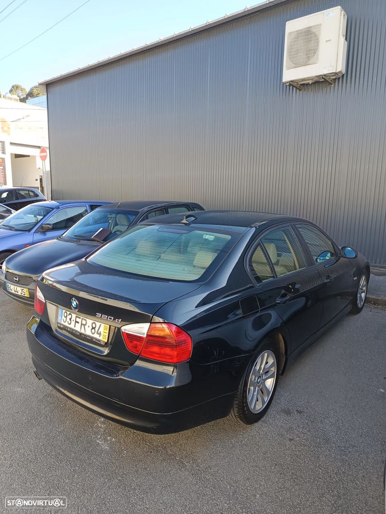 BMW 320 d Auto - 2
