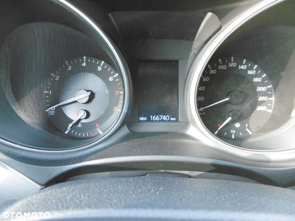 Toyota Avensis 1.6 Active - 15
