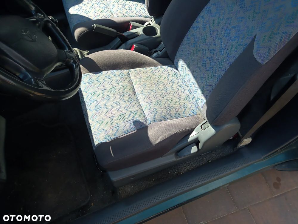 Toyota RAV4 2.0 Fun - 11