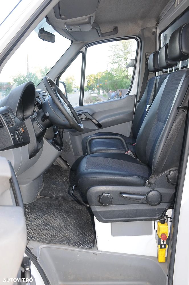Mercedes-Benz Sprinter - 10
