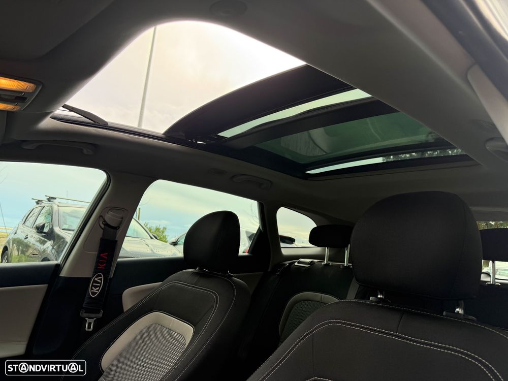 Kia Ceed SW 1.6 CRDi 128 ISG Dream Team Edition - 8