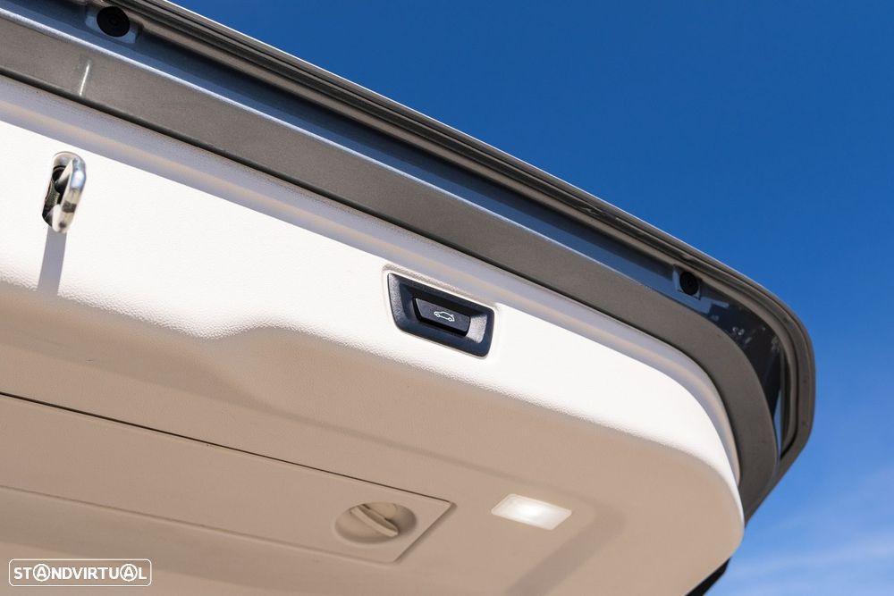 BMW 320 e Auto - 12