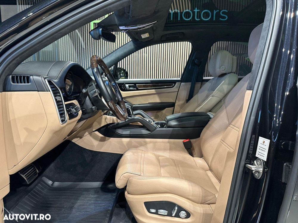 Porsche Cayenne S - 14