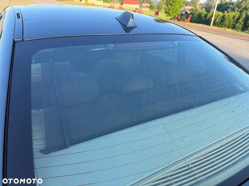 BMW Seria 5 525d xDrive Sport-Aut - 11