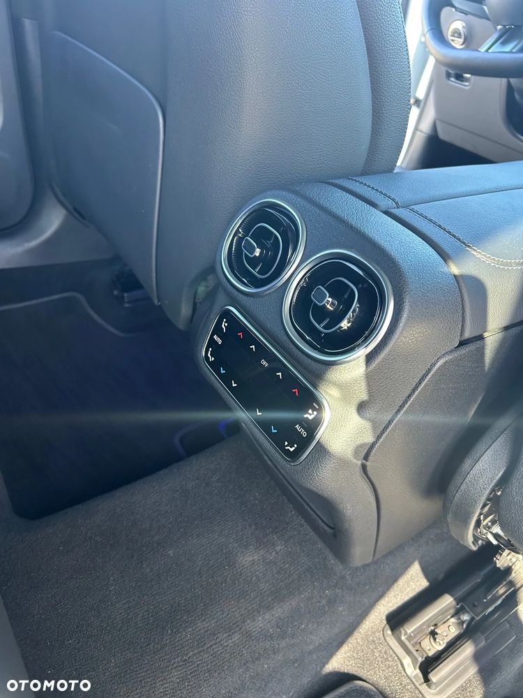 Mercedes-Benz GLC - 12