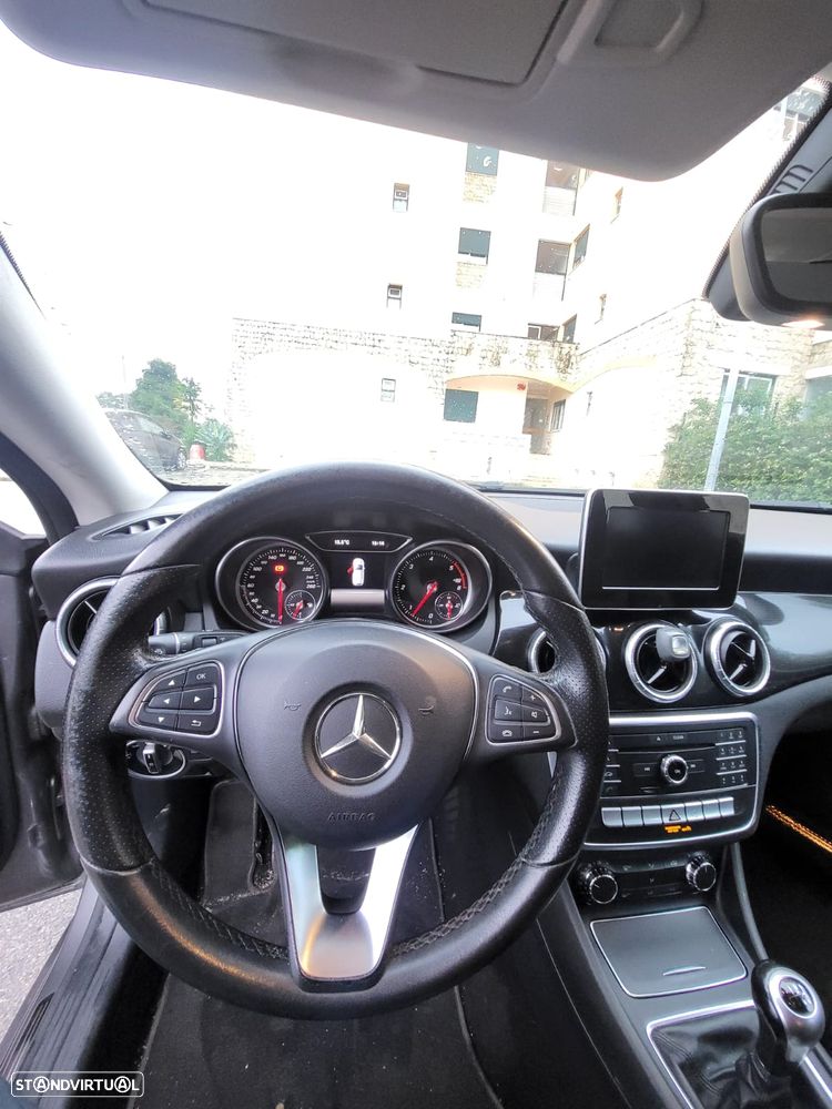 Mercedes-Benz CLA 200 (CDI) d Urban - 15