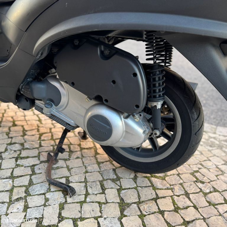 Piaggio MP3 250 - 23