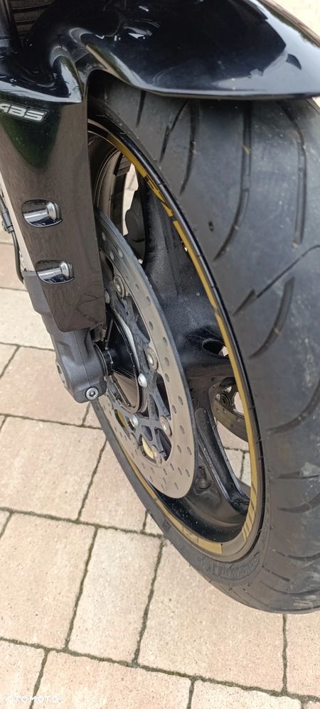 Yamaha FZ - 19