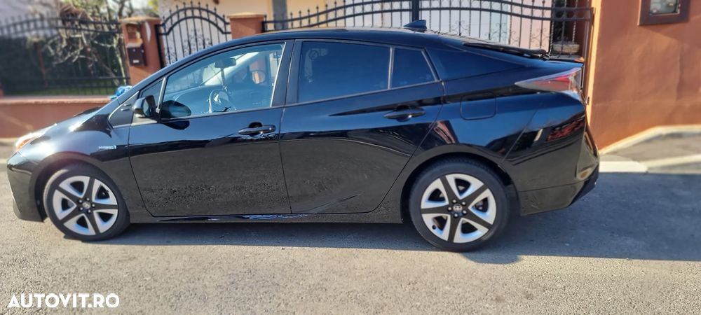 Toyota Prius Hybrid - 5