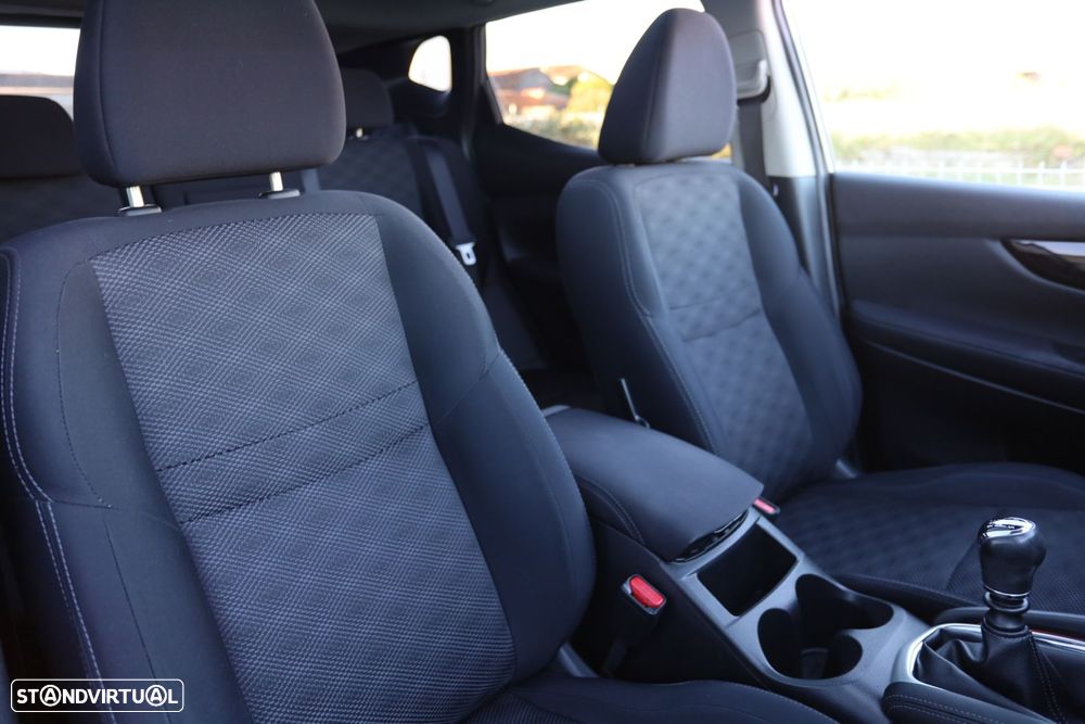 Nissan Qashqai 1.5 dCi N-Connecta 18 - 13