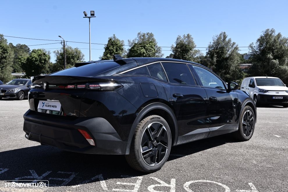 Peugeot 408 1.6 Hybrid Allure e-EAT8 - 3