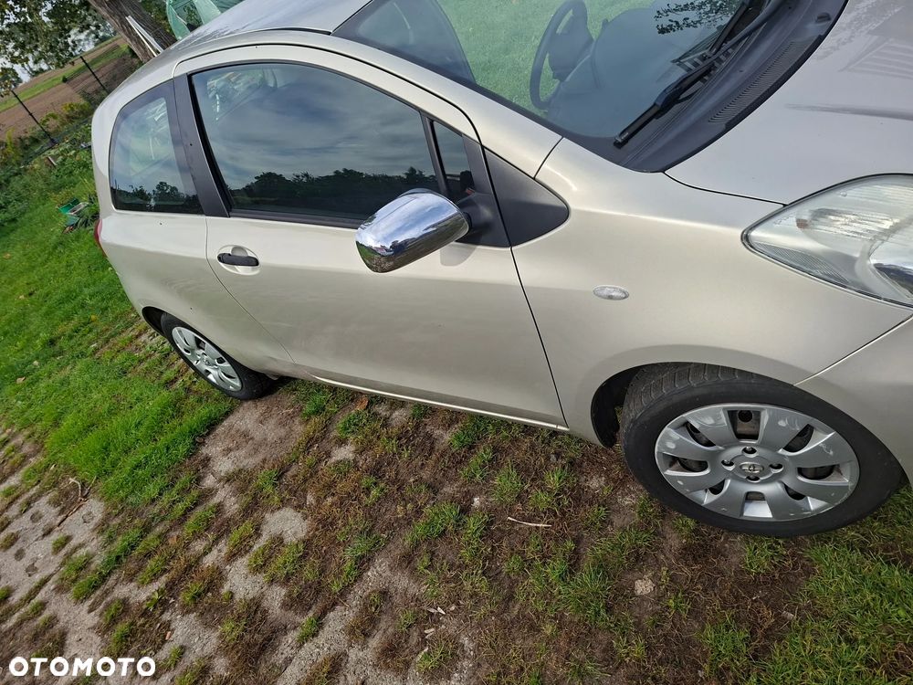Toyota Yaris - 2