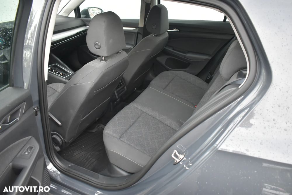Volkswagen Golf 1.0 eTSI DSG MHEV Life - 19