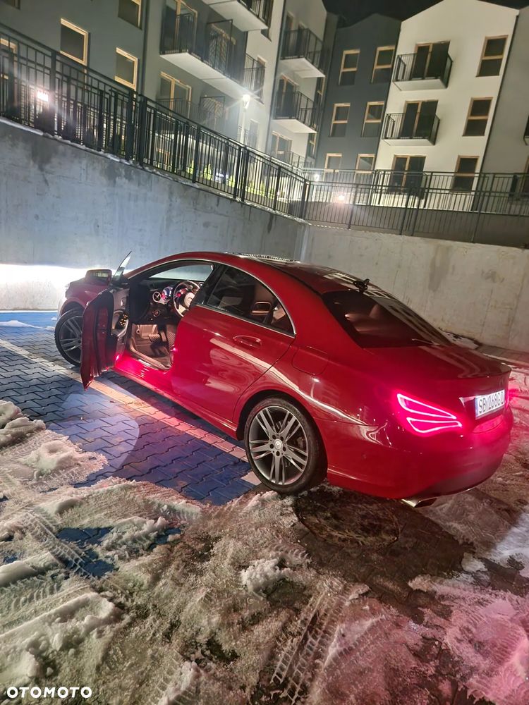 Mercedes-Benz CLA 180 7G-DCT - 3