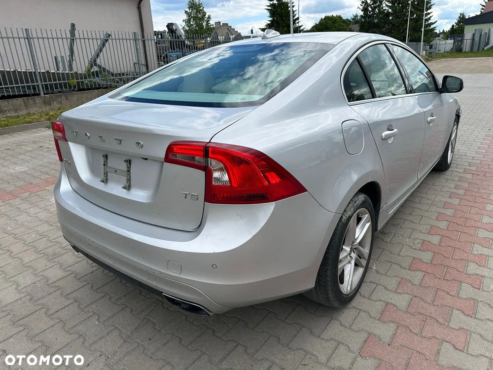 Volvo S60 - 4