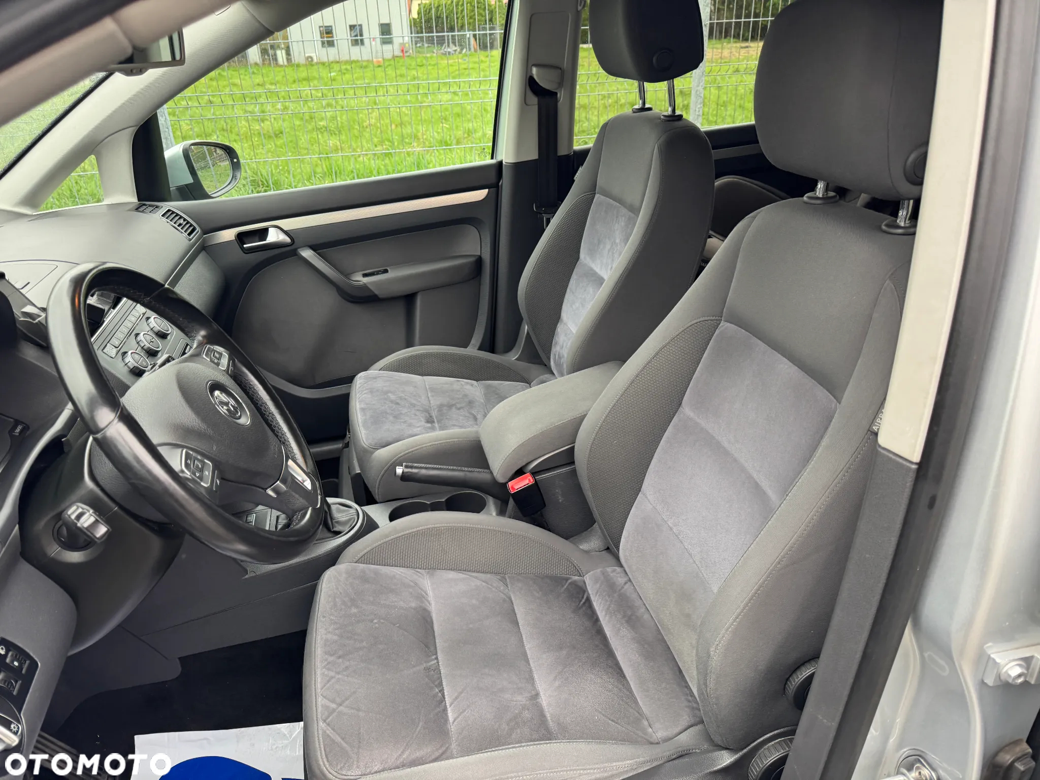 Volkswagen Touran 2.0 TDI DPF Highline - 7
