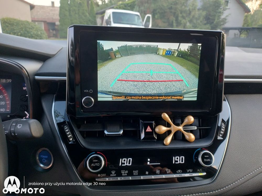 Toyota Corolla 2.0 Hybrid Style - 19