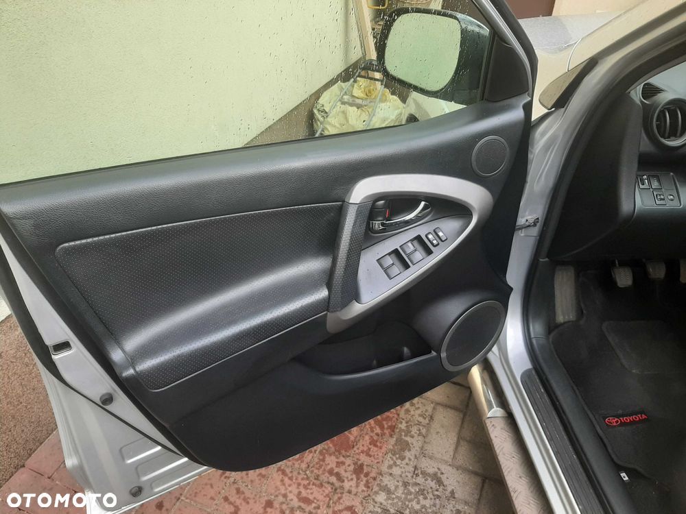 Toyota RAV4 - 5