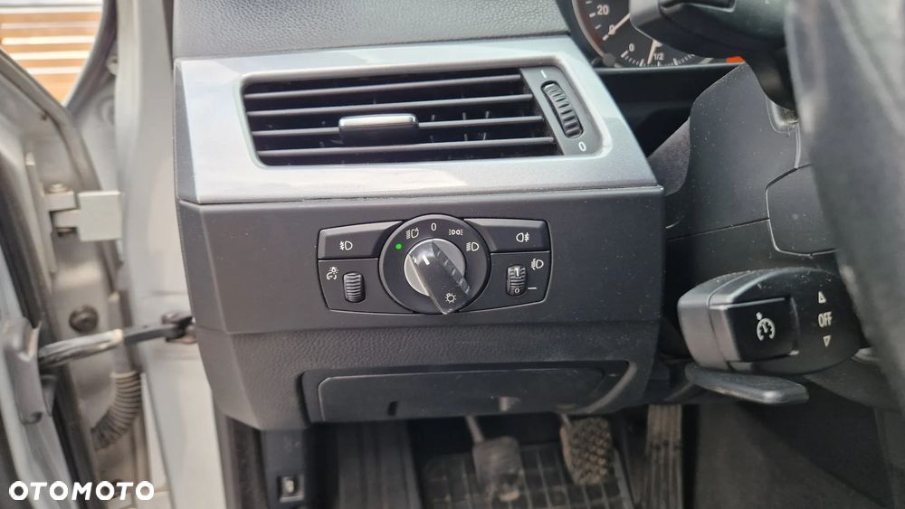BMW Seria 5 523i - 13